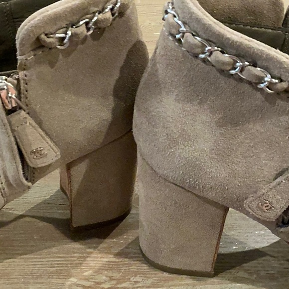 Chanel suede ankle boots - Picture 8 of 8